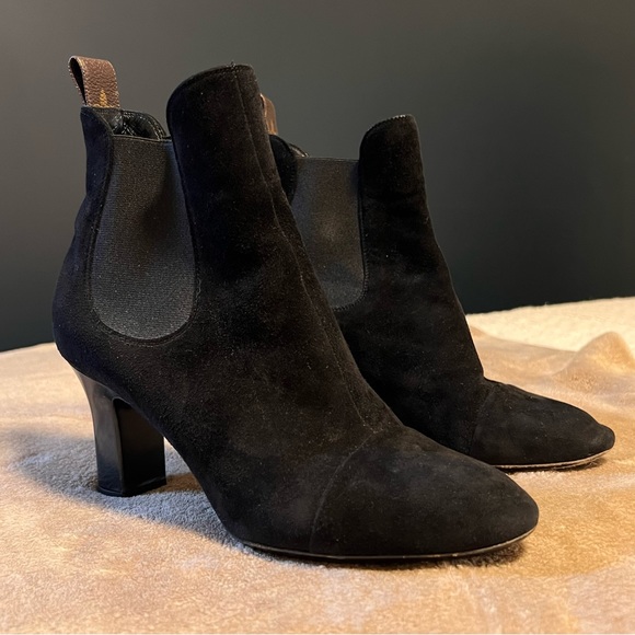 Louis Vuitton Black Suede Chelsea Boots - Picture 7 of 11